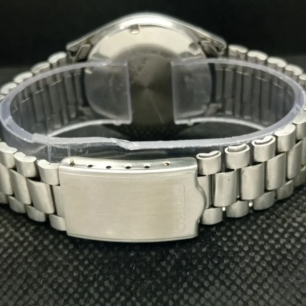 Vintage 1974 Seiko Automatic Mens Silver Watch W/daydate & Gold accents